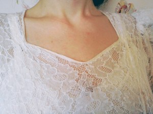 Vintage Thirties lace wedding dress - sweetheart neckline