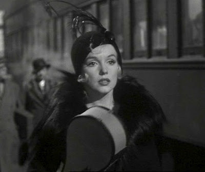 28271-some-like-it-hot-marilyn-monroe-01