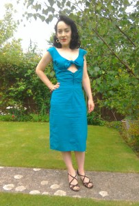 Niagara dress front - the girl loves Vintage
