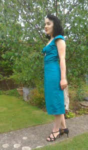 Niagara dress side - the girl loves Vintage